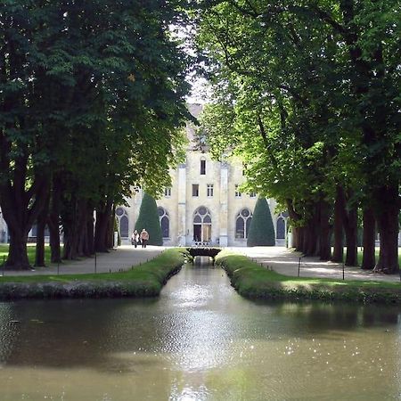 Superbe Appartement En Plein Centre Ville Viarmes Extérieur photo