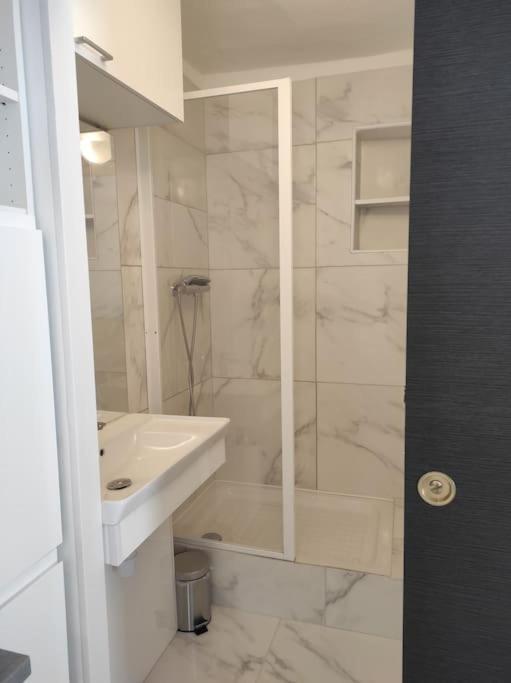 Superbe Appartement En Plein Centre Ville Viarmes Extérieur photo