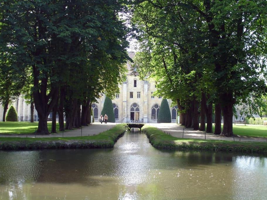 Superbe Appartement En Plein Centre Ville Viarmes Extérieur photo